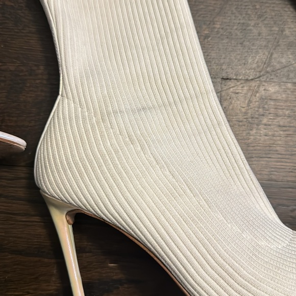 Steve Madden White Knit Forgo Pull On Peep Toe Heel size 9.5 (size 9 fit) - Picture 10 of 11